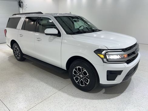 Used 2024 Ford Expedition Max XLT image 7