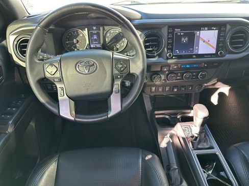 Used 2022 Toyota Tacoma TRD Off-Road w/ TRD Premium Off Road Package image 11