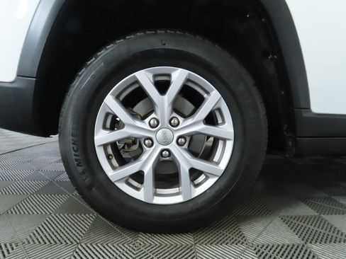 Used 2022 Jeep Grand Cherokee Limited image 33