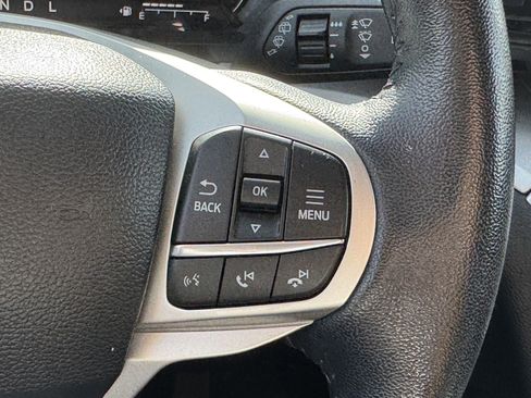 Used 2024 Ford Explorer XLT image 26