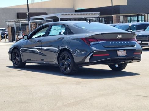 New 2026 Hyundai Elantra SEL Sport FWD image 3