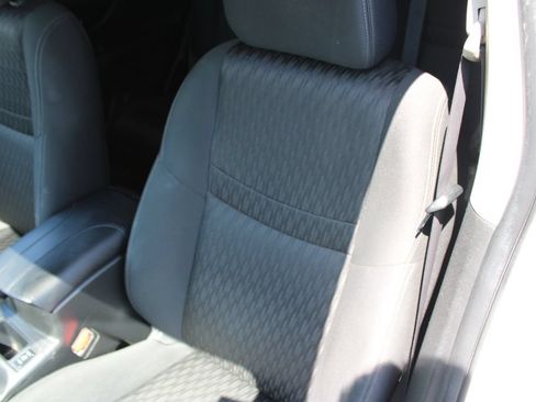 Used 2019 Nissan Rogue SV FWD image 17