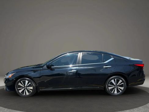 Used 2022 Nissan Altima 2.5 SV FWD image 8