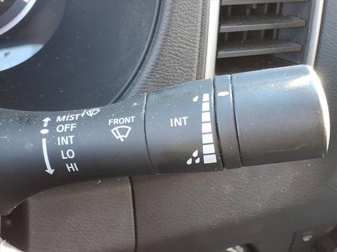 Used 2022 Nissan Frontier SV image 25