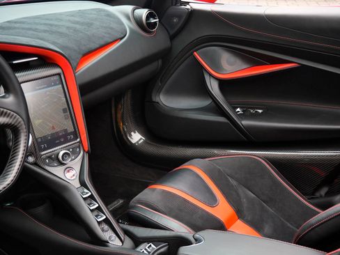 Used 2020 McLaren 720S Performance RWD image 26
