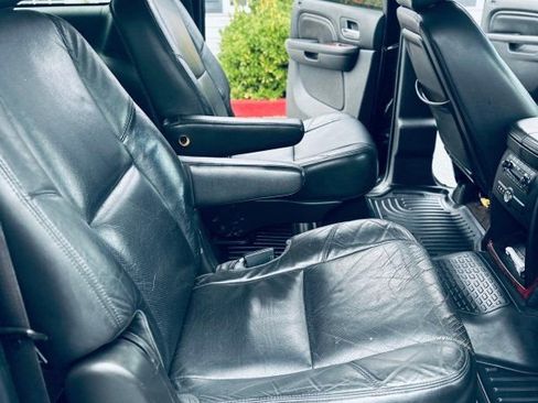 Used 2013 Cadillac Escalade ESV Luxury image 15