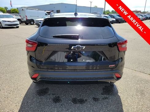 Used 2021 Chevrolet TrailBlazer LS FWD image 4