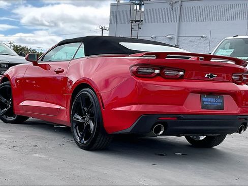 Used 2020 Chevrolet Camaro LT w/ Technology Package RWD image 4