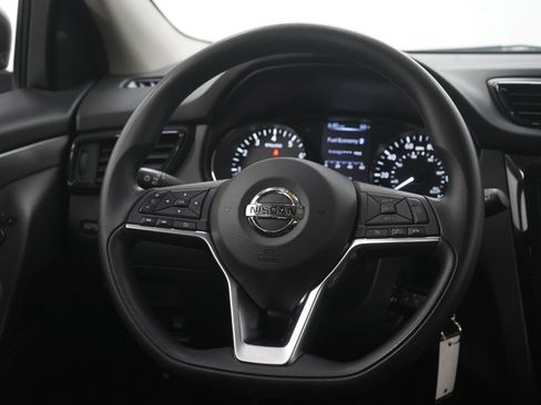 Used 2018 Nissan Rogue Sport S image 14