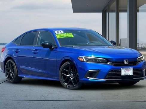 Used 2024 Honda Civic Sport image 3