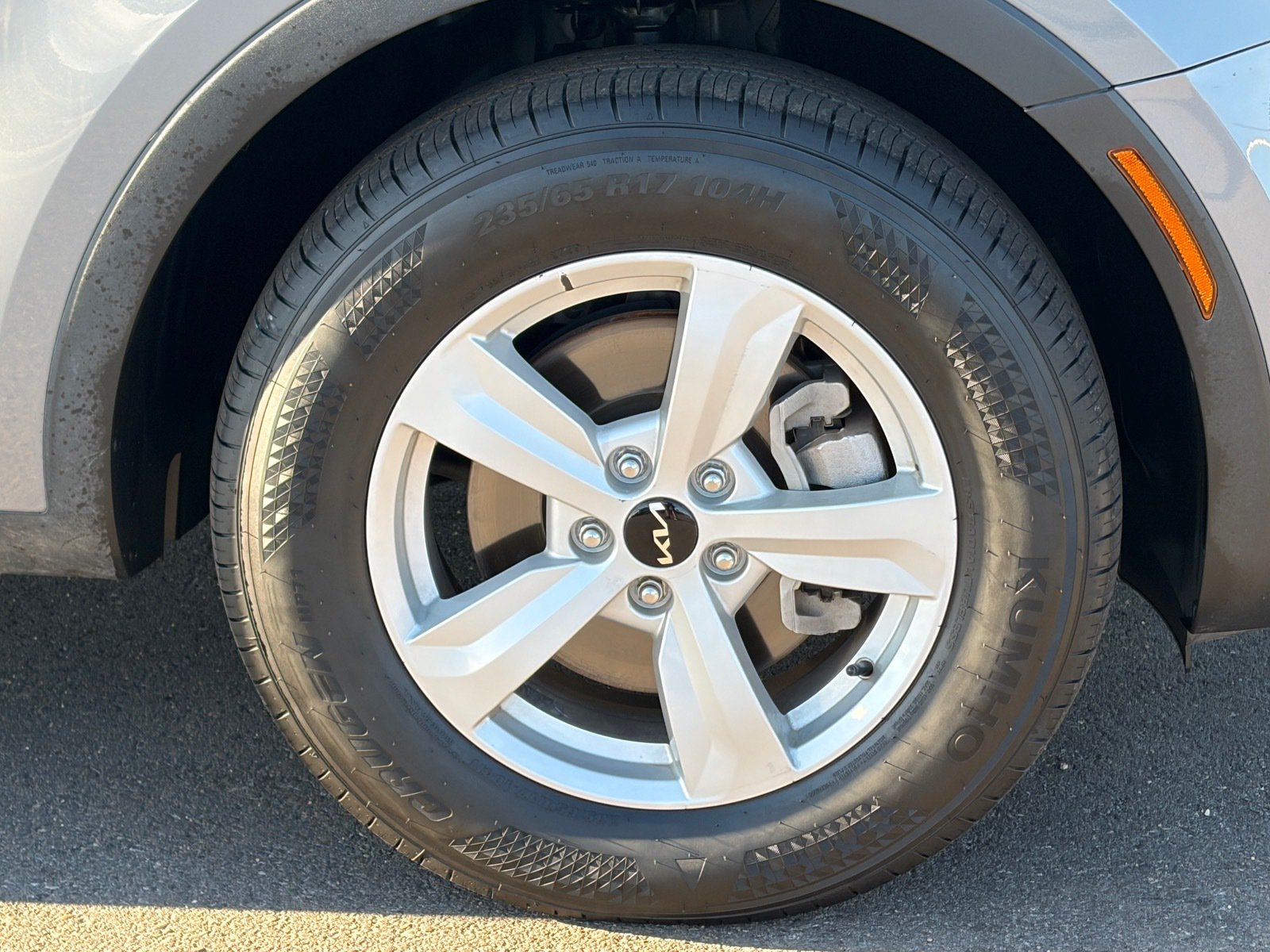 Certified 2025 Kia Sorento LX FWD image 10