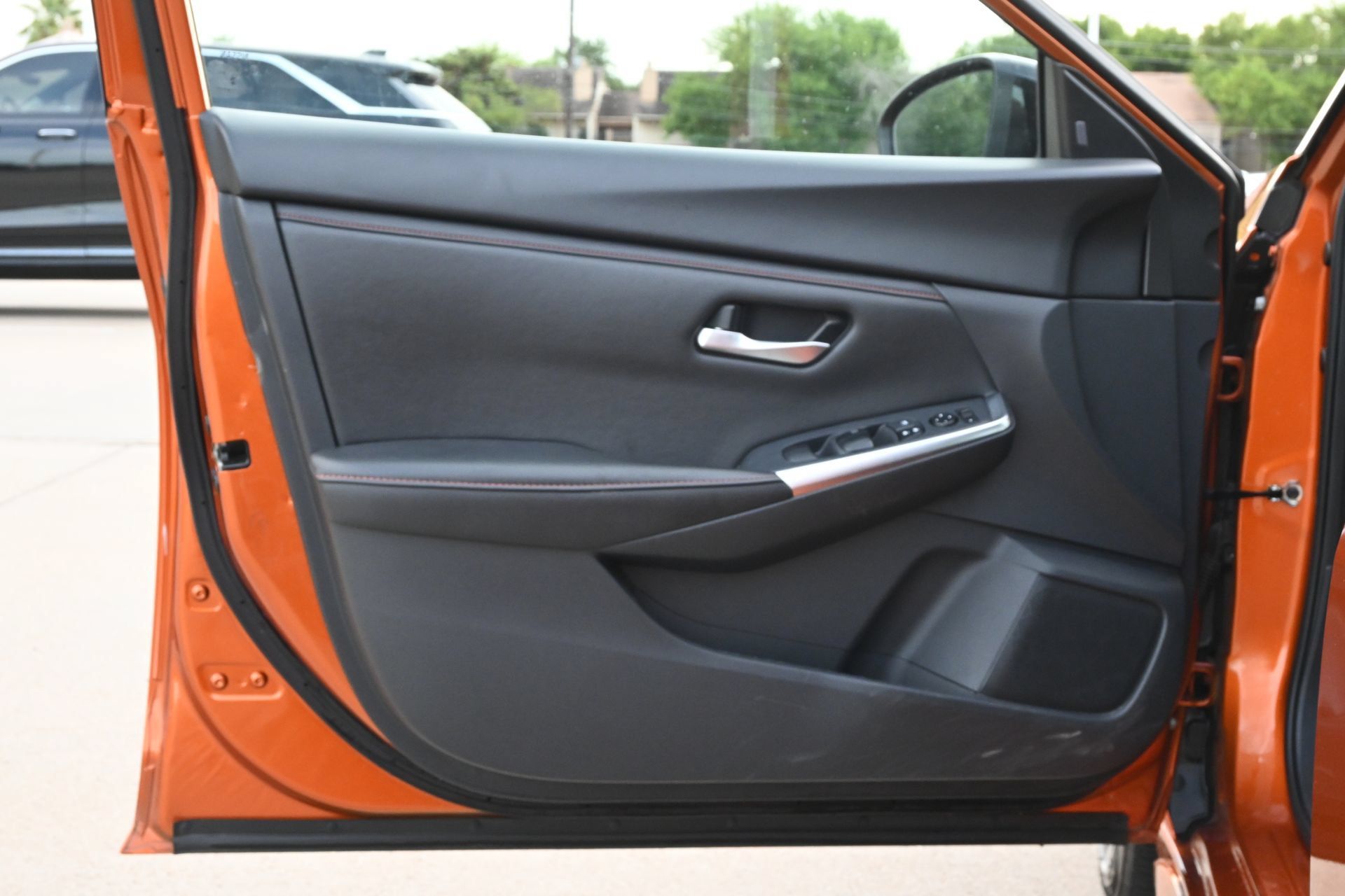 Used 2025 Nissan Sentra SR FWD image 18