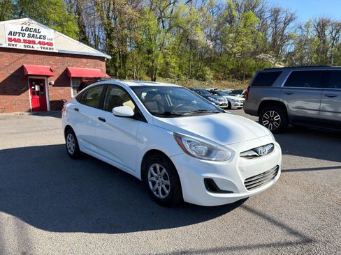 Used 2012 Hyundai Accent GLS image 3