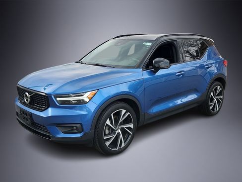 Used 2021 Volvo XC40 T5 R-Design w/ Climate Package AWD/4WD image 3