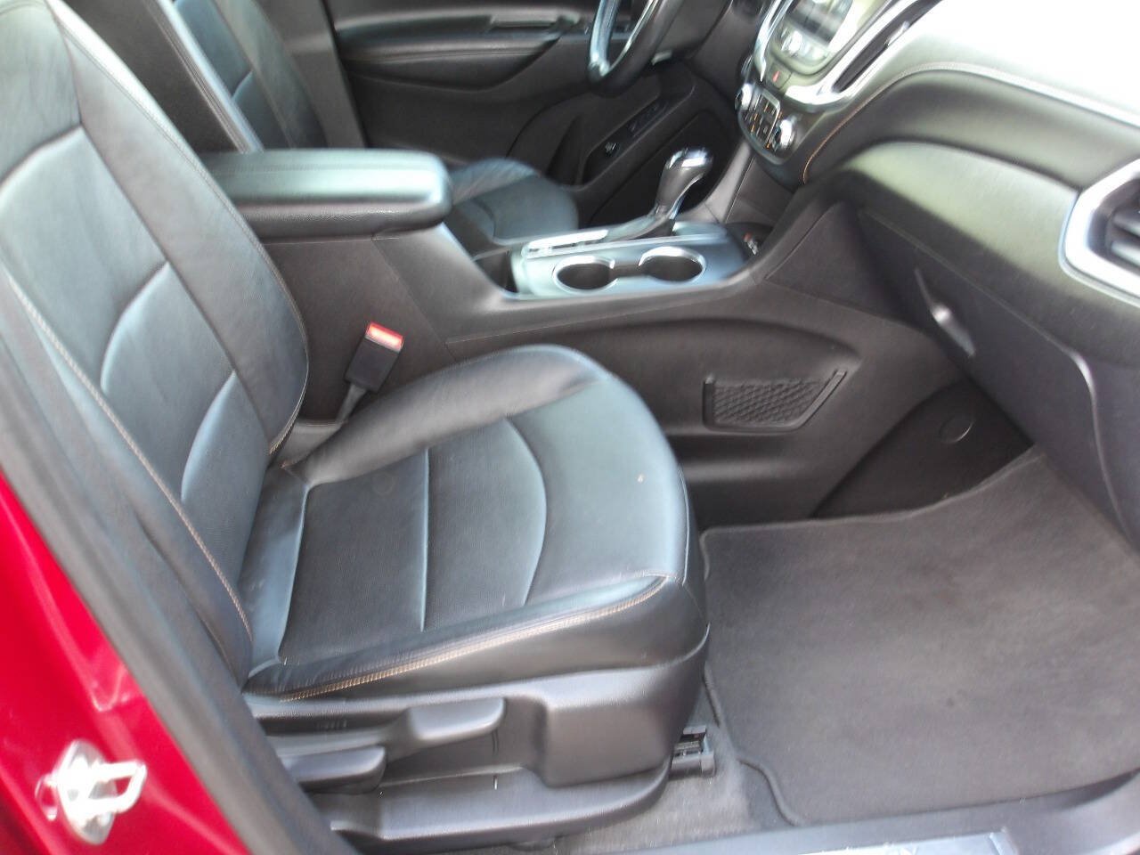 Used 2018 Chevrolet Equinox Premier FWD image 7