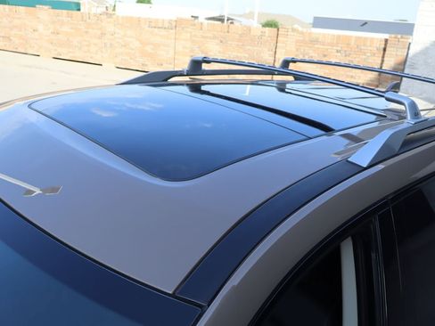 Used 2025 Nissan Pathfinder Platinum FWD image 4