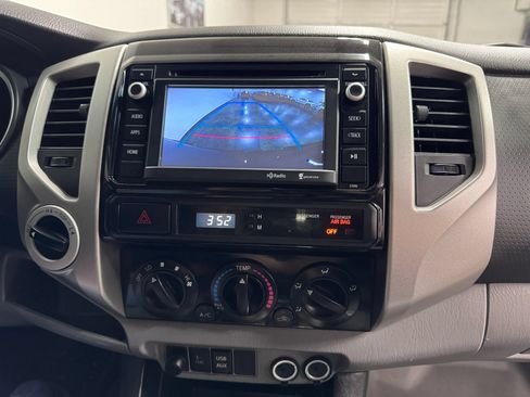 Used 2014 Toyota Tacoma 4x4 Double Cab w/ TRD Off-Road Package image 9