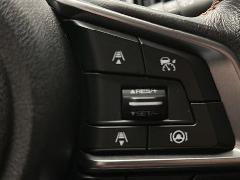 Used 2021 Subaru Crosstrek 2.0i Premium image 16