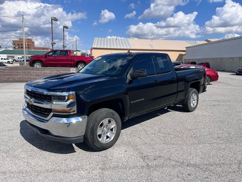 Used 2019 Chevrolet Silverado 1500 LT AWD/4WD image 7
