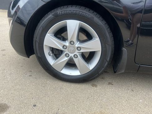 Used 2013 Hyundai Elantra GLS w/ Preferred Pkg FWD image 10