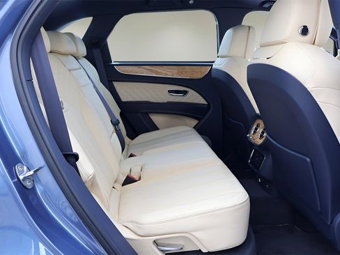Certified 2021 Bentley Bentayga image 21