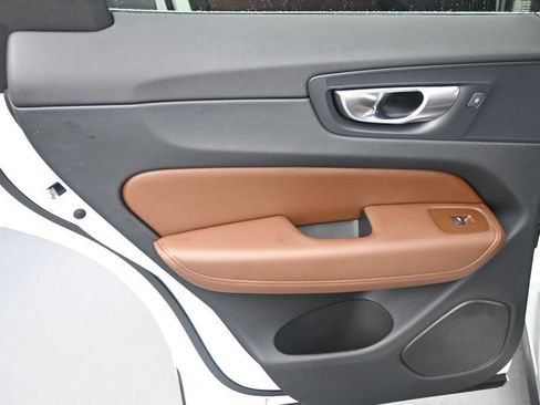 Certified 2023 Volvo XC60 B5 Plus w/ Climate Package FWD image 20