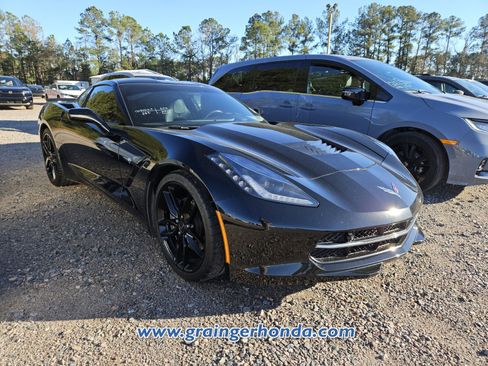Used 2017 Chevrolet Corvette Stingray Coupe w/ 2LT Preferred Equipment Group image 5