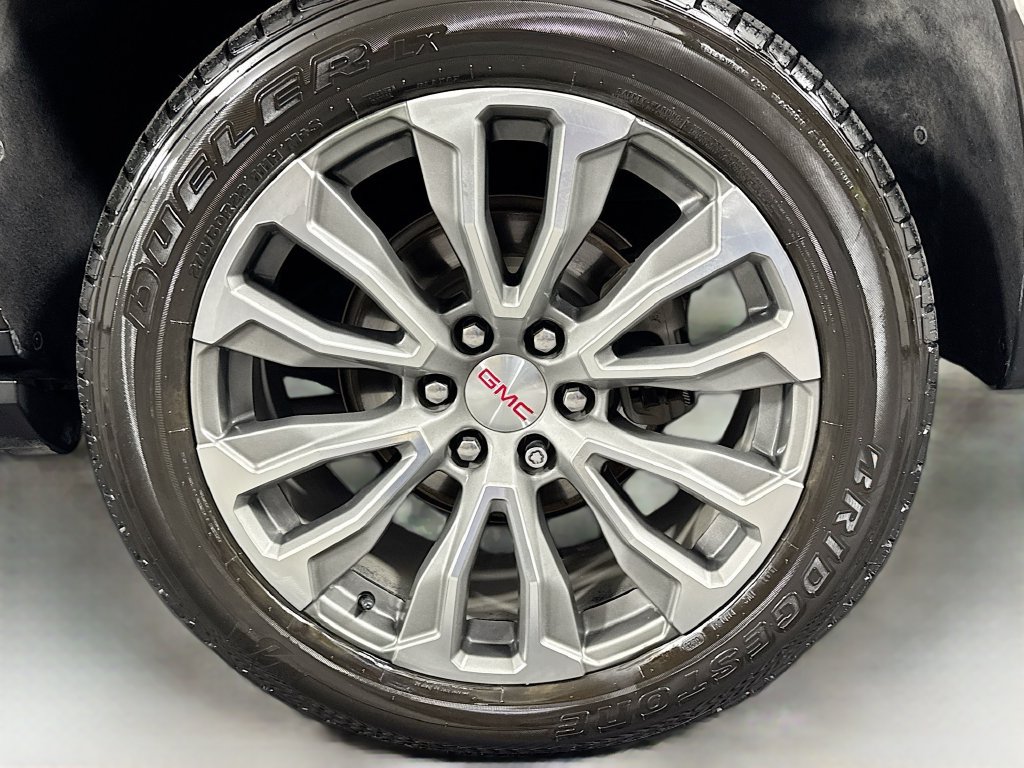 Used 2021 GMC Yukon Denali w/ Denali Premium Package RWD image 41