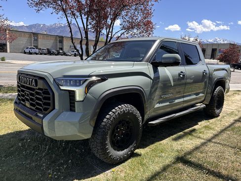 Used 2024 Toyota Tundra Limited AWD/4WD image 12