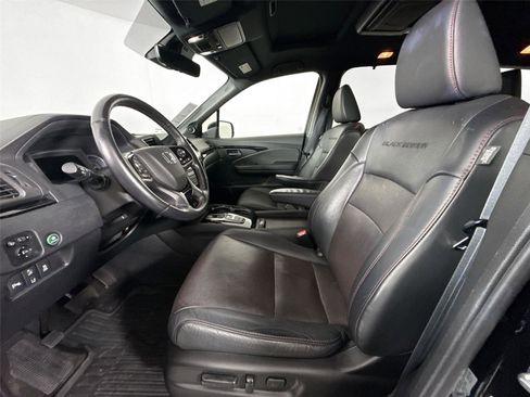 Used 2021 Honda Pilot Black Edition image 3