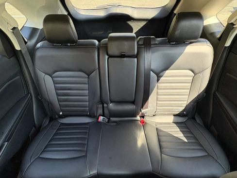 Used 2021 Ford Edge SEL AWD/4WD image 25