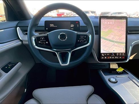 Certified 2025 Volvo EX90 Ultra image 8