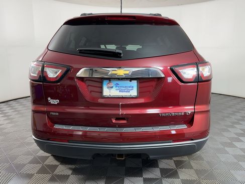Used 2015 Chevrolet Traverse LT image 8
