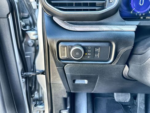 Used 2020 Ford Explorer Platinum w/ Premium Technology Package image 18