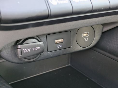 Used 2025 Hyundai Elantra Blue image 28