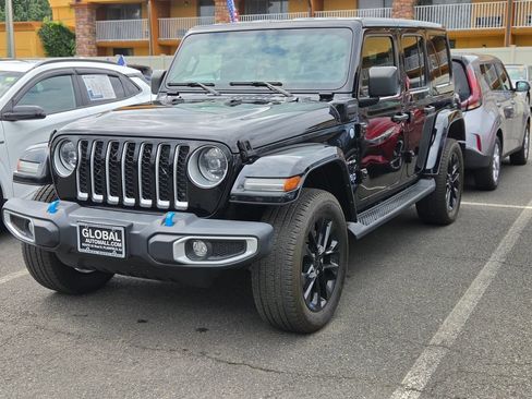 Used 2023 Jeep Wrangler Unlimited Sahara w/ Cold Weather Group AWD/4WD image 1