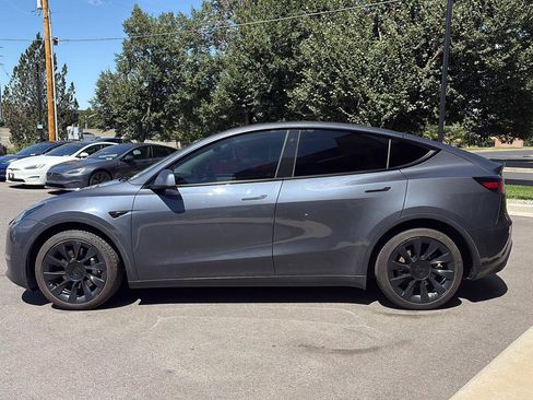 Used 2023 Tesla Model Y Long Range AWD/4WD image 5