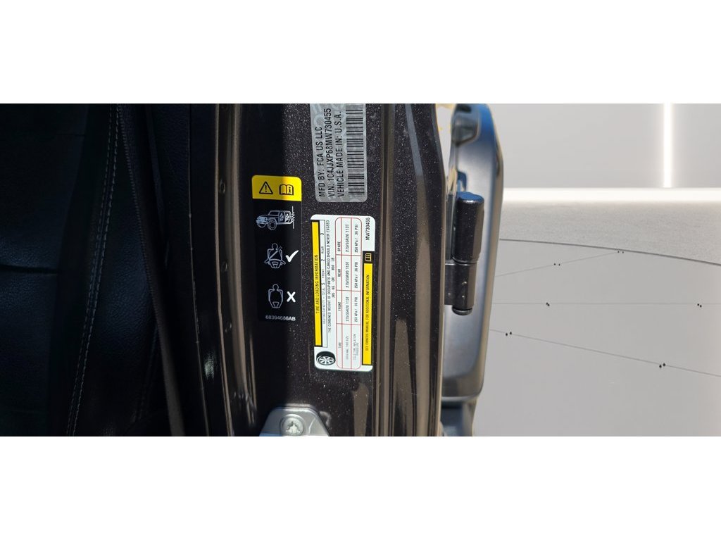 Used 2021 Jeep Wrangler Unlimited Sahara AWD/4WD image 31