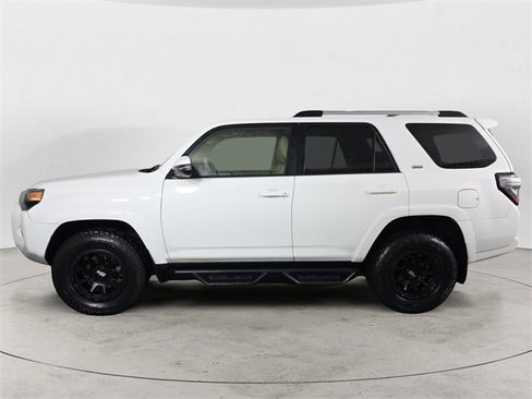 Used 2020 Toyota 4Runner SR5 Premium w/ Moonroof Package image 2