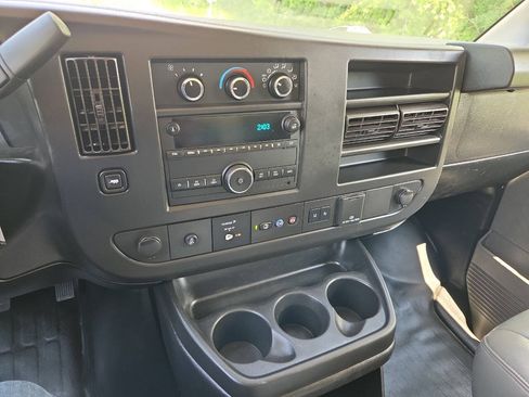 Used 2020 Chevrolet Express 3500 w/ Driver Convenience Package RWD image 13