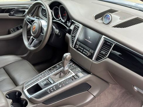 Used 2018 Porsche Macan image 9