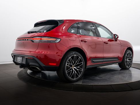 Certified 2026 Porsche Macan AWD/4WD image 7