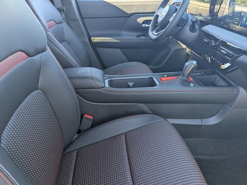 New 2026 Nissan Kicks SR w/ SR Premium Package FWD image 29