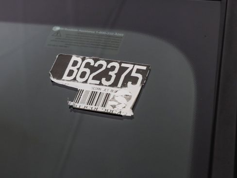 Used 2025 BMW 330i Sedan w/ Premium Package image 29