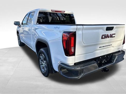 Used 2025 GMC Sierra 1500 SLT image 3