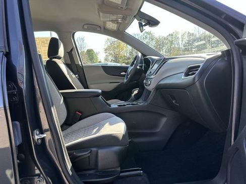 Used 2022 Chevrolet Equinox LS w/ LPO, Floor Liner Package image 28