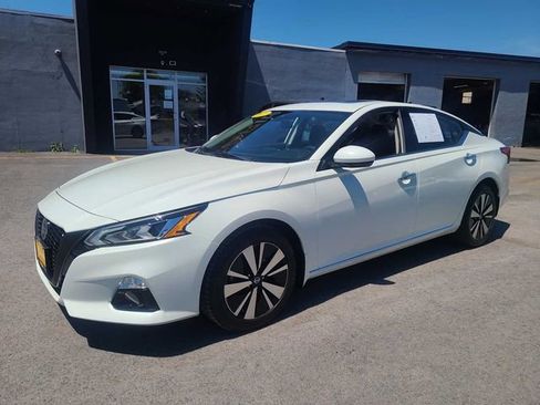 Used 2021 Nissan Altima 2.5 SL AWD/4WD image 2