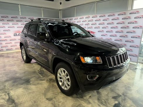 Used 2014 Jeep Grand Cherokee Laredo w/ 18" Wheel & 8.4" Radio Group AWD/4WD image 4