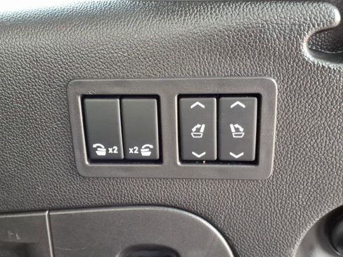 Used 2016 GMC Yukon XL SLT image 5