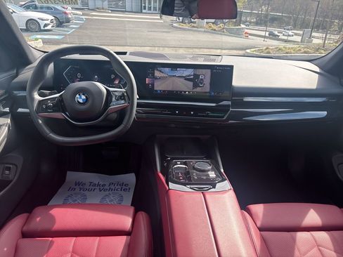 Used 2024 BMW 530i xDrive w/ Premium Package image 7